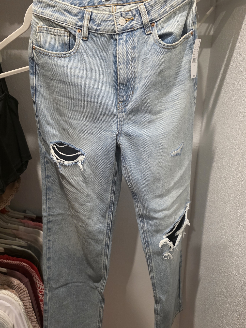PacSun Light Wash Distressed 90s Boyfriend Jeans